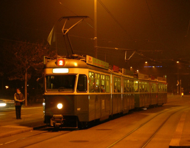 Mirage tram
